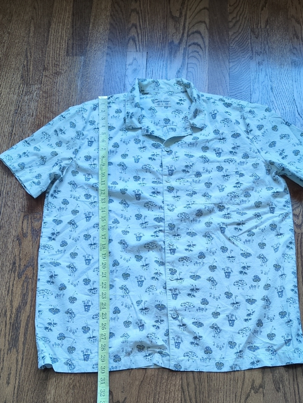 Life Is Good Men's Short-Sleeve Button-Up Shirt with Mushroom Print - Picture 7 of 9